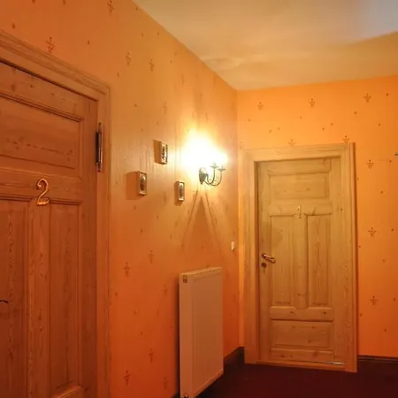 Haus-ina *